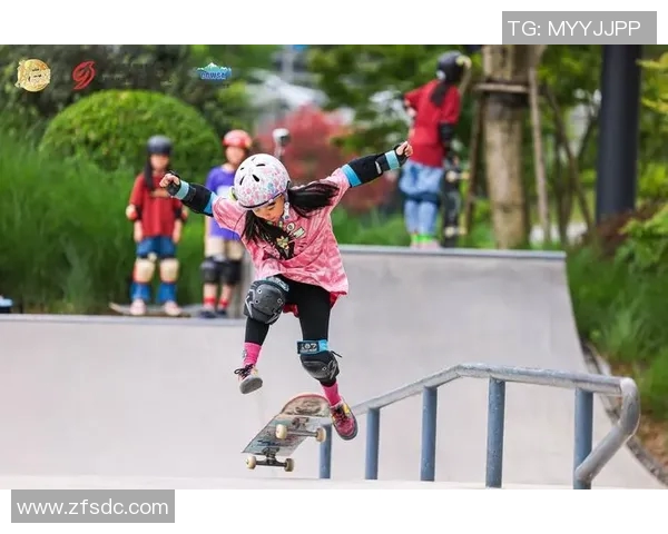 成都滑板队的包夹技巧揭秘与深度解析滑板文化的魅力与挑战 成都滑板队的包夹技巧揭秘与深度解析滑板文化的魅力与挑战