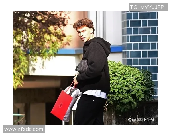 丧偶的足球明星背后的故事与情感历程揭秘 丧偶的足球明星背后的故事与情感历程揭秘